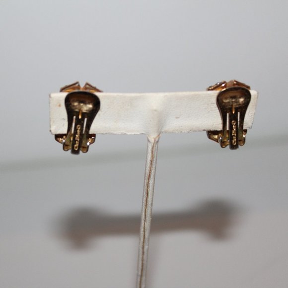 VINTAGE SIGNED CHRISTIAN DIOR GOLD TONE CLEAR RHINESTONE EARRINGS - Picture 3 of 7